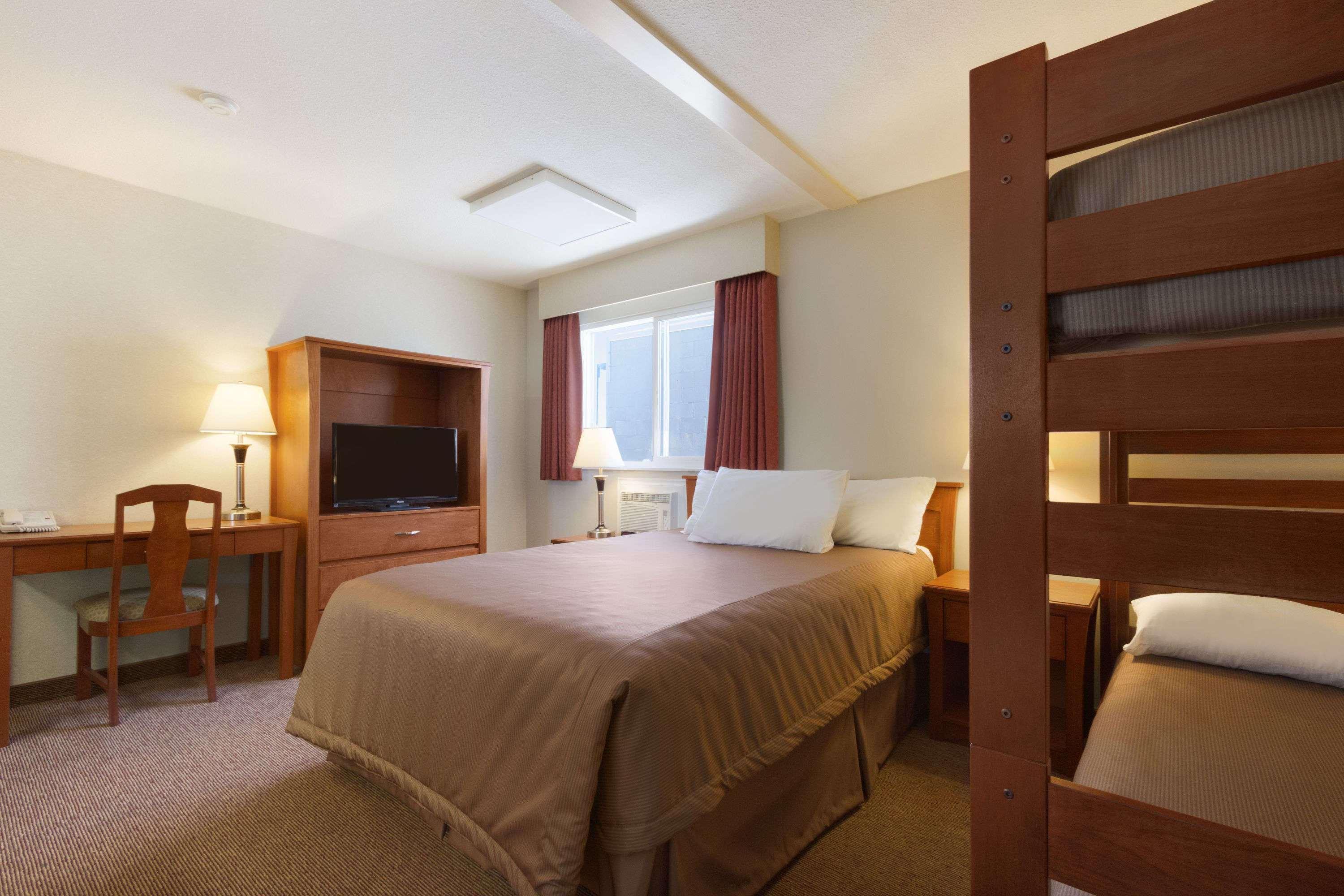 Travelodge By Wyndham Лэнгли Экстерьер фото